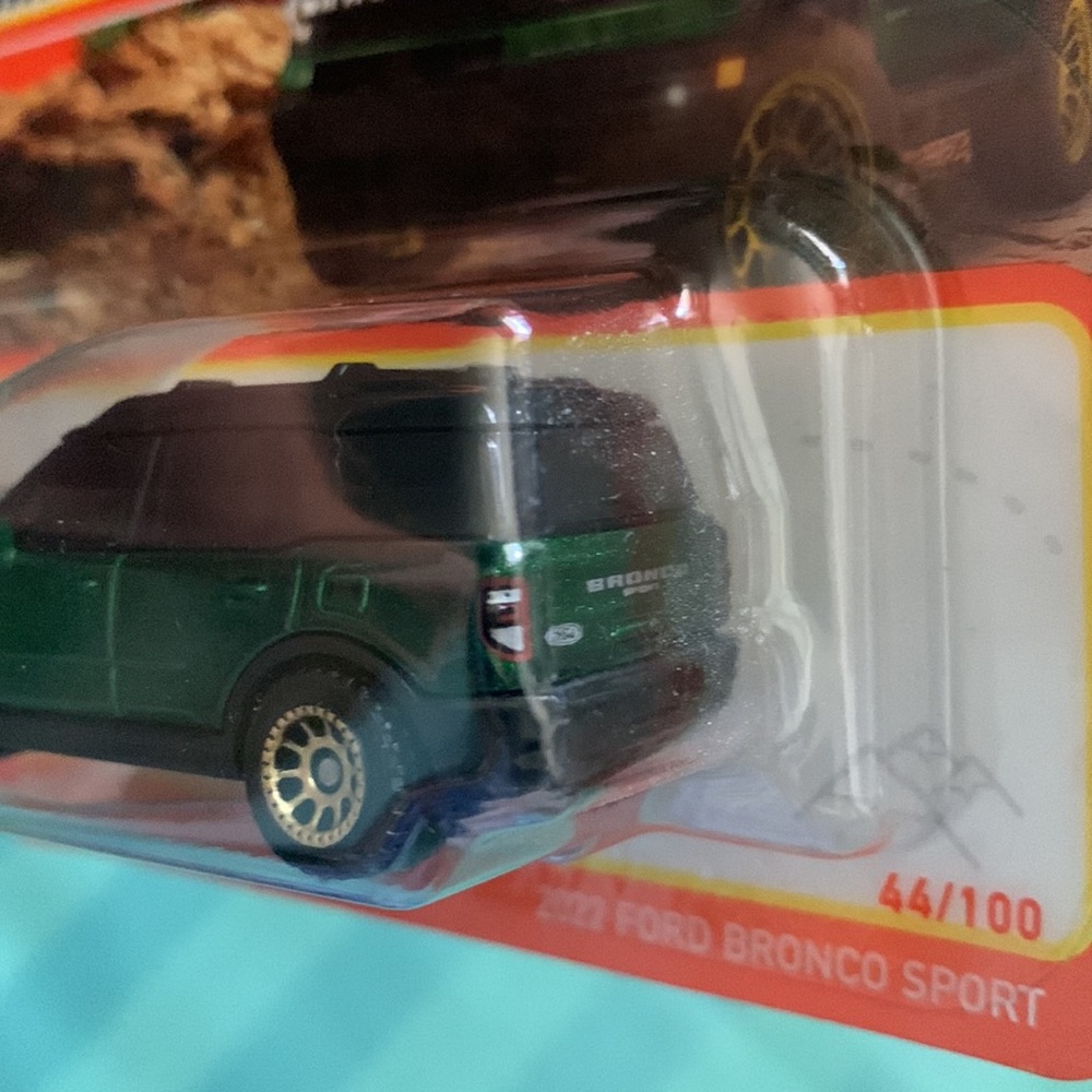 2022 Ford Bronco Sport Toy car - Green Matchbox - Picture 10 of 10